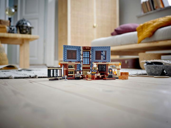 Produktbild LEGO Hogwarts Moment: Zauberkunstunterricht (76385, LEGO Harry Potter)