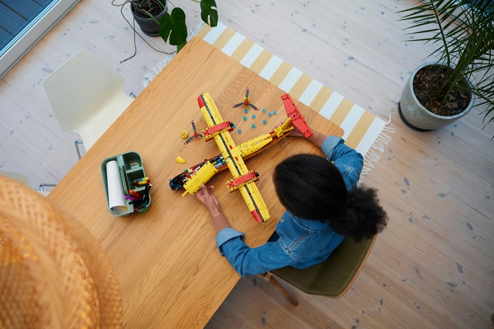 Produktbild LEGO Firefighter Aircraft (42152, LEGO Technic)