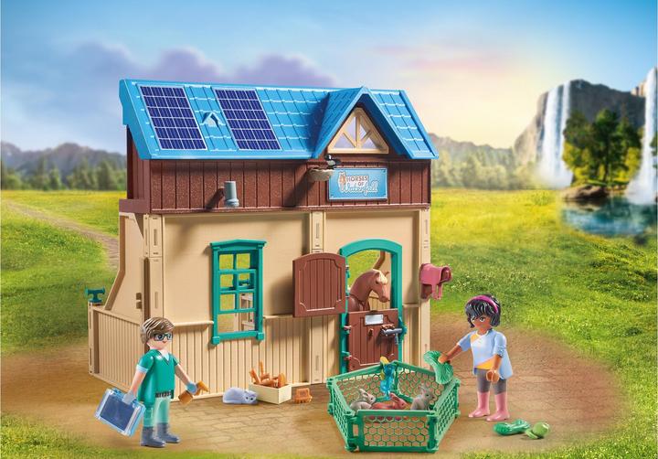 Actual product image Playmobil Riding therapy & veterinary practice (71352, Playmobil Horses of Waterfall)