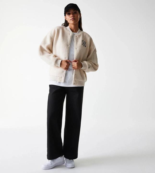 Immagine prodotto New Era Ladies Oversize SHERPA Bomber Jacke NY Yankees - L (L)