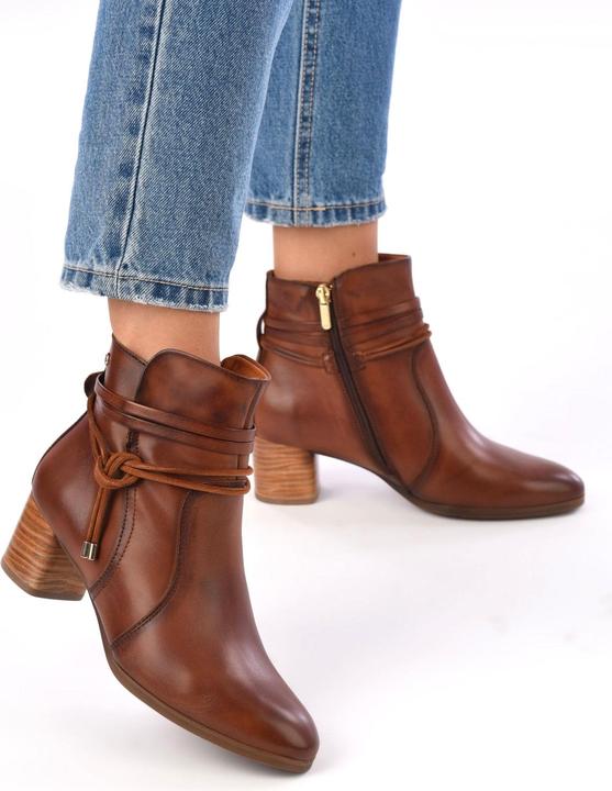 Actual product image Pikolinos Calafat (36)
