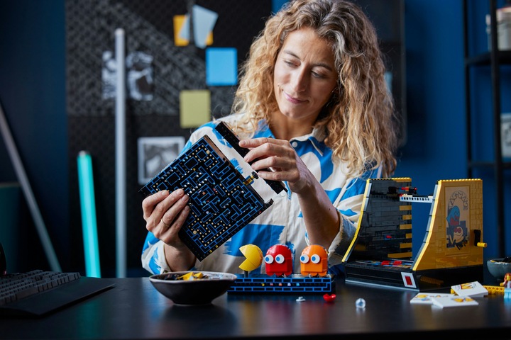 Actual product image LEGO PAC-MAN Arcade 10323 (10323, LEGO Icons, LEGO Rare Sets)