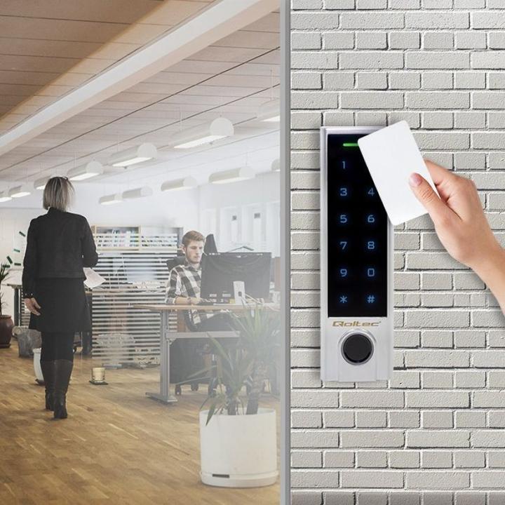 Produktbild Qoltec N--QOLTEC 52448 Code lock TITAN with f (Bluetooth, Elektronische Zahlenkombination, Fingerabdruck, Schlüsselkarte)