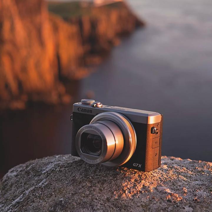 Produktbild Canon PowerShot G7X Mark III srebrny + zapasowy akumulator (8.8 - 36.8 mm, 20.10 Mpx)