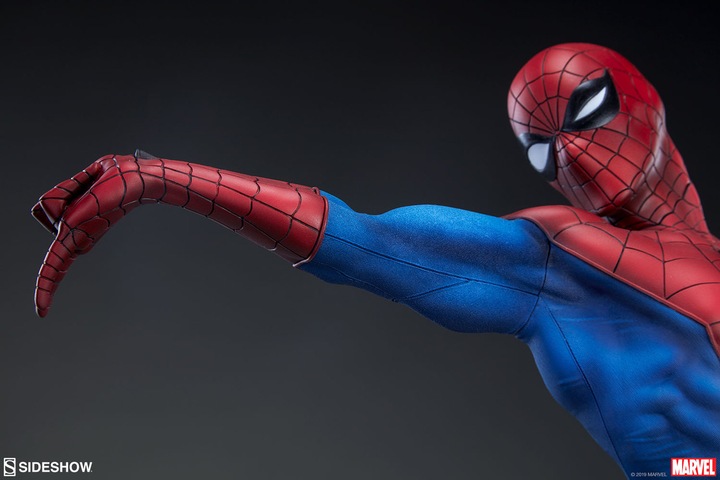 Actual product image Sideshow Marvel "Spiderman" Premium Format Statue