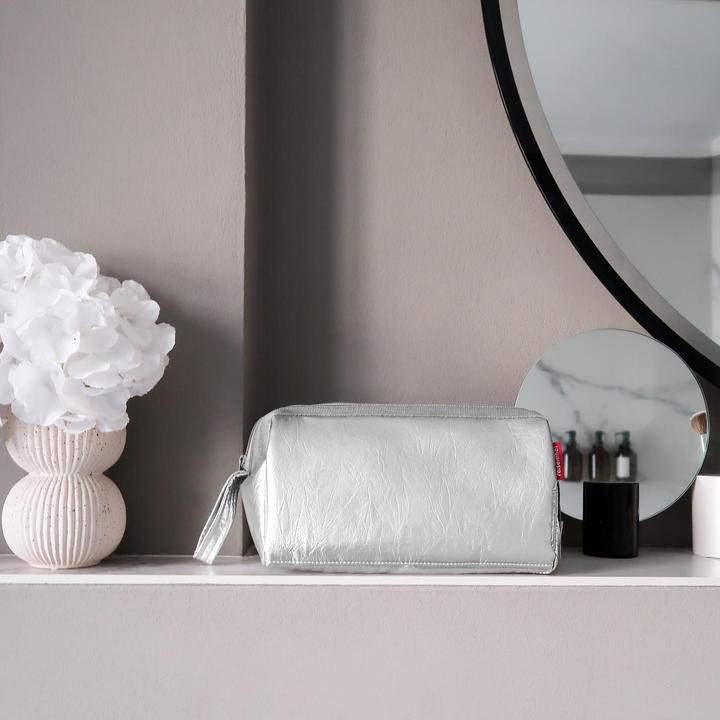 Image du produit reisenthel Necessaire Travelcosmetic Silber (4 l)