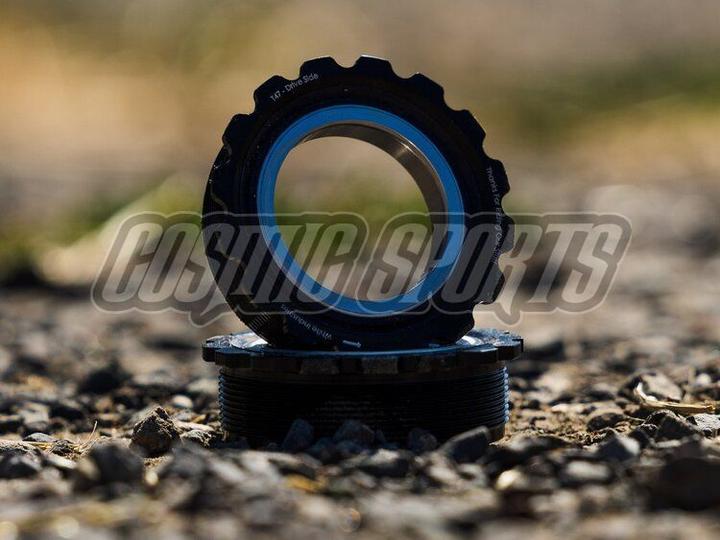 White Industries T47 Internal bottom bracket, 86/92mm, 24mm, black