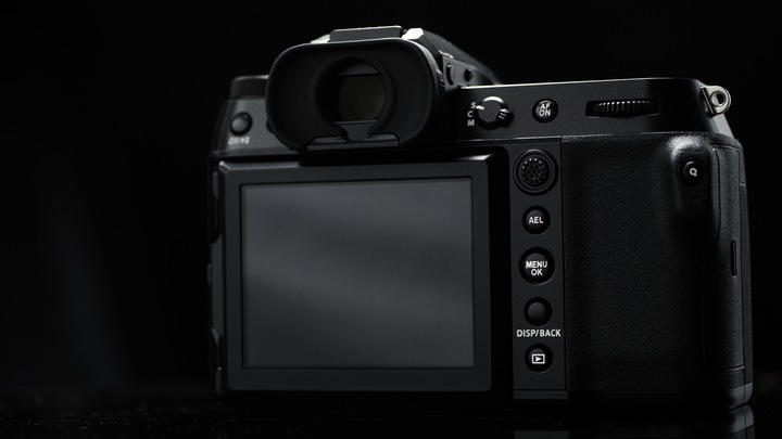 Immagine prodotto Fujifilm GFX 100S – ohne BC-W235 Ladegerät (102 Mpx, Formato medio)