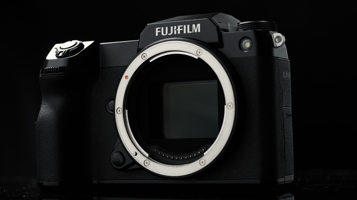 Immagine prodotto Fujifilm GFX 100S – ohne BC-W235 Ladegerät (102 Mpx, Formato medio)