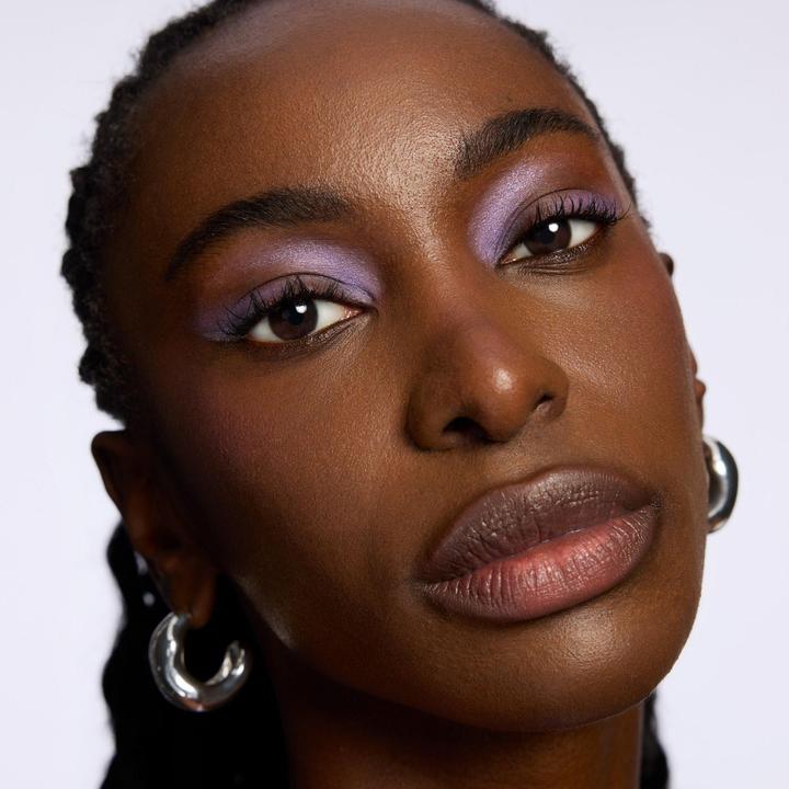 Actual product image Catrice Aloe Vera Eyeshadow Stick (070 Satin Lilac)