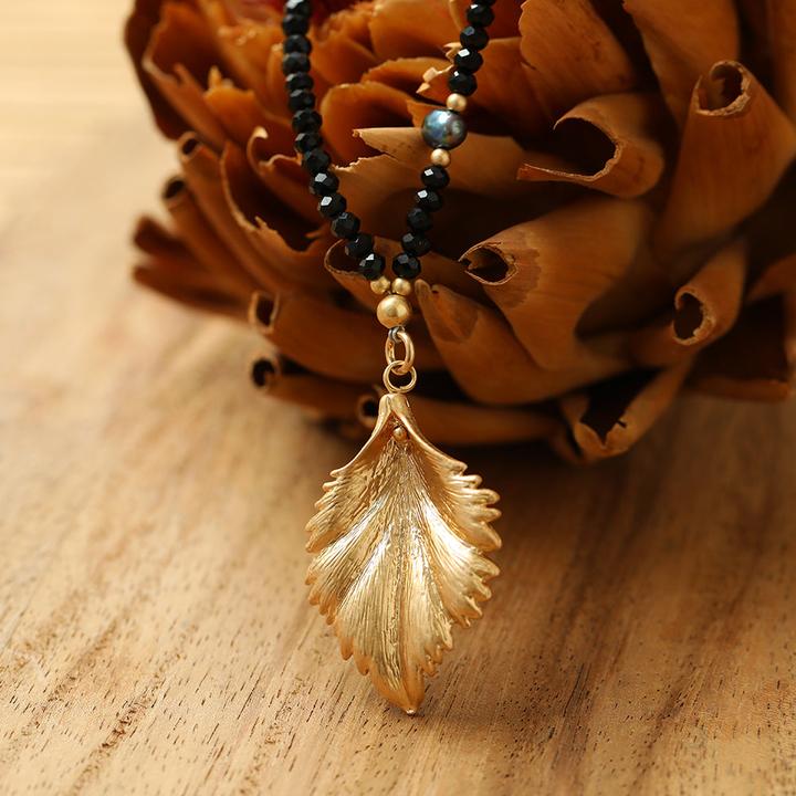 Image du produit Andreani Collier avec pendentif feuille en véritables perles noires d'eau douce avec verre (Perles)