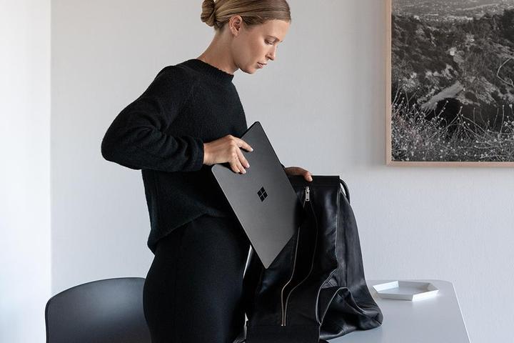 Immagine prodotto Microsoft Surface Laptop 3 (13.50", Intel Core i5-1035G7, 8 GB, 256 GB)