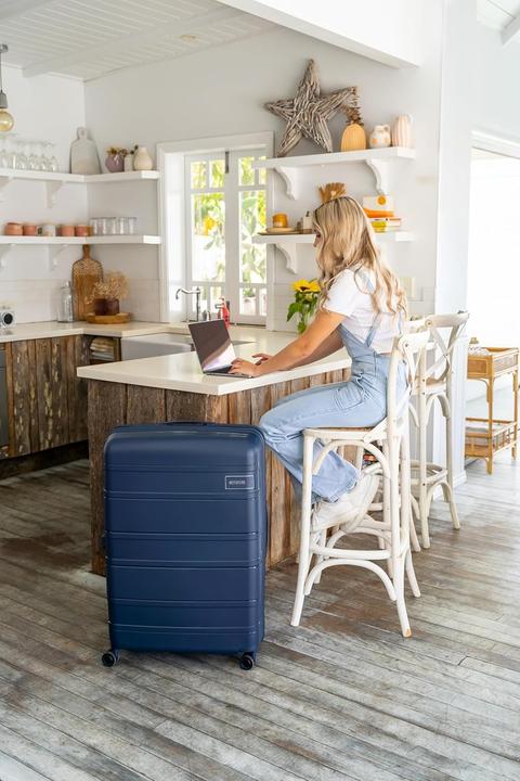 Produktbild American Tourister Set mit 3 Koffern, verstellbare Trekstang und robuste Ausführung