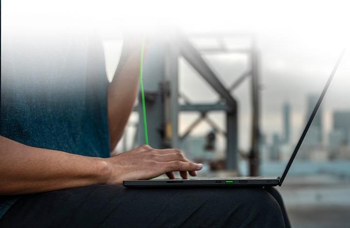 Produktbild Razer Blade 15 (15.60", Intel Core i7-10750H, 16 GB, 512 GB, DE)