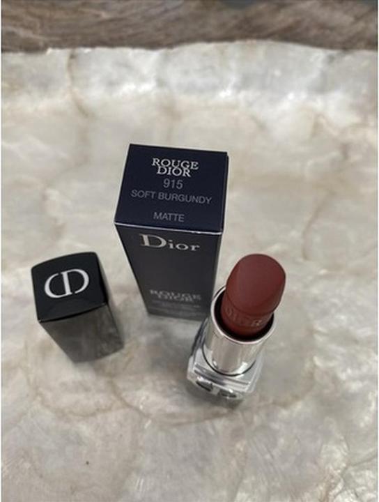 Dior Rouge Mitzah Limited Edition nachfüllbarer Lippenstift (915 Soft Burgundy)
