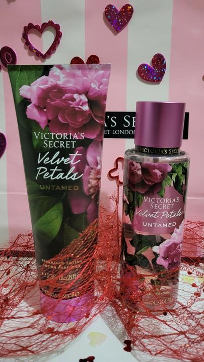 Immagine prodotto Victoria's Secret VictoriaÂ's Secret - Velvet Petals Candied Body Spray 250ml (250 ml, Spray profumato per corpo e capelli)
