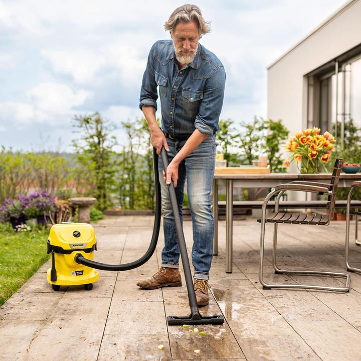 Actual product image Kärcher WD 2-18 V-12/18 (Wet dry vacuum cleaner)