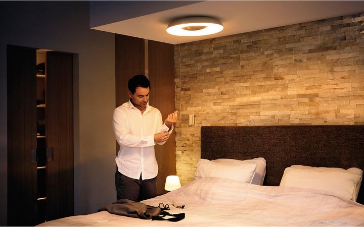 Image du produit Philips Hue Still Base BT (2400 lm)