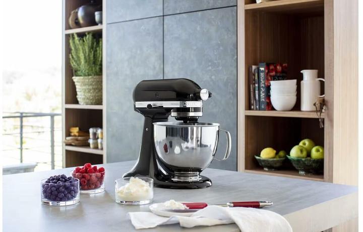 Produktbild KitchenAid Artisan KSM135 (300 W, 4.80 l)