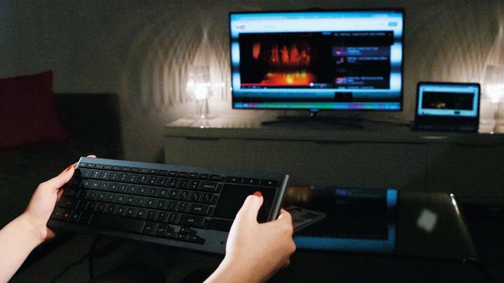 Produktbild Logitech Wireless Illuminated Keyboard K830 (US, Kabellos)
