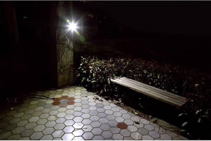 Produktbild Technaxx Überwachungskamera HD Aussenkamera mit LED Lampe TX 106 (1280 x 720 Pixels)