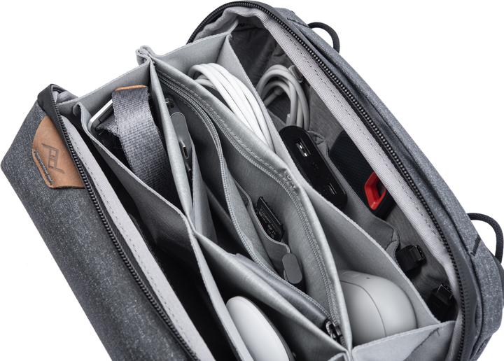 Actual product image Peak Design Tech Pouch (Camera case, 2 l)
