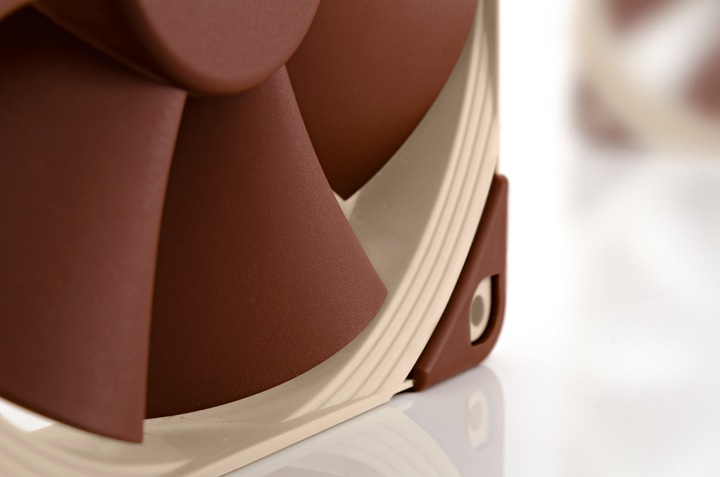 Actual product image Noctua NF-F12 5V (120 mm, 1 x)