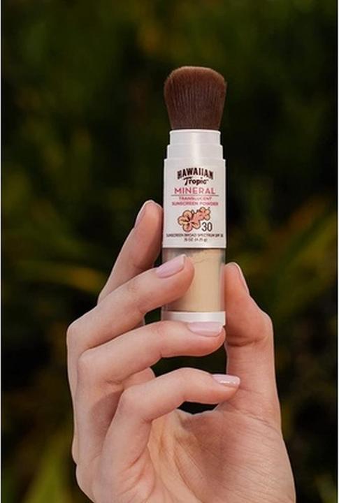 Actual product image Hawaiian Tropic Mineral Brush (Foundation)