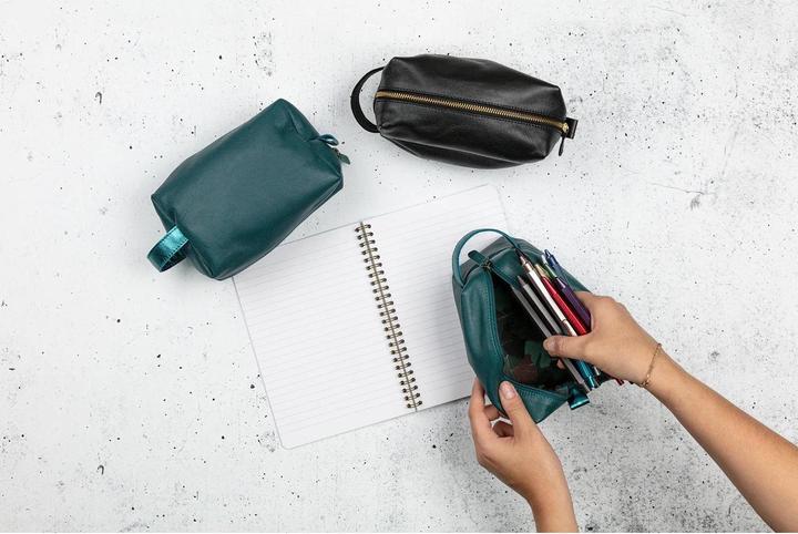 Actual product image Clairefontaine Ginkgo, Mehrzweck-Etui aus Leder 18x11x7 cm -