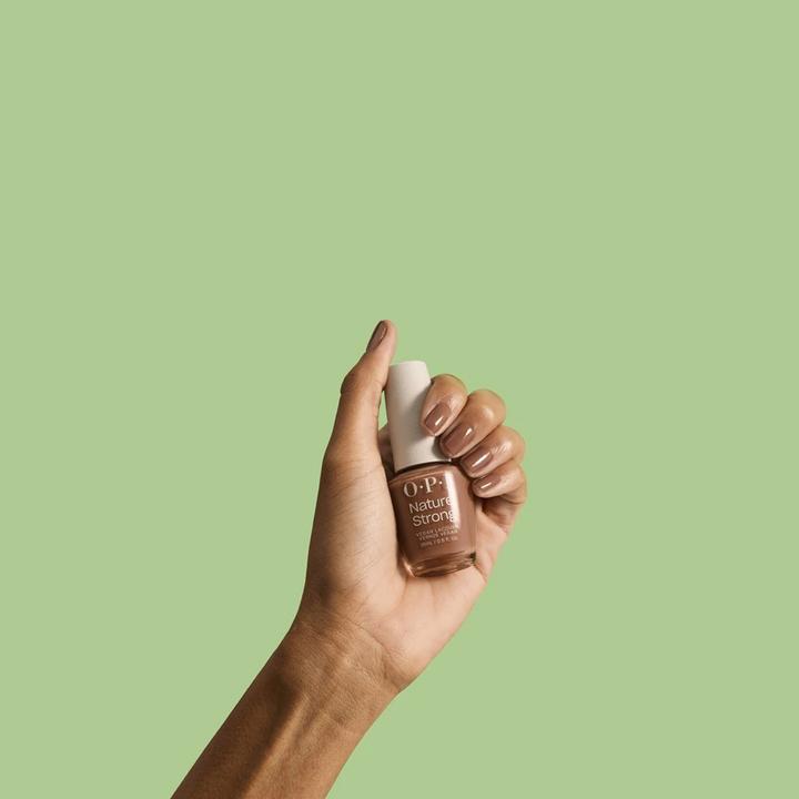 Immagine prodotto OPI Nature Strong Rooting For Hue Medium Brown Creme Nail Polish - High Shine (Marrone medio, Smalto)