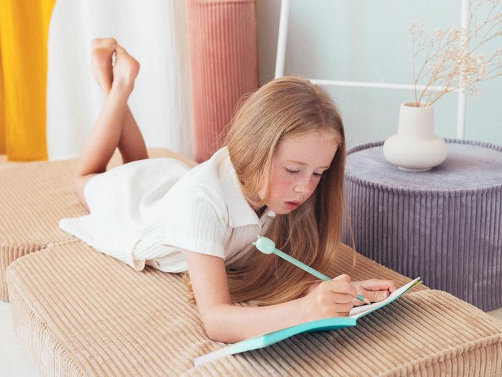 Actual product image Wigiwama Wikiwama pouffe / stool