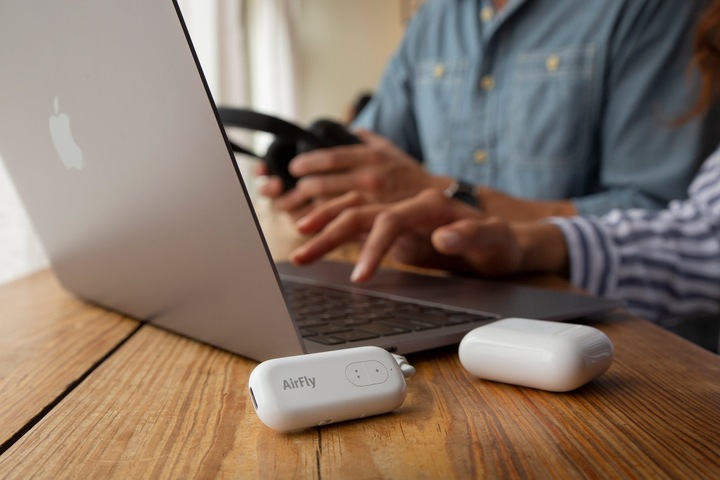 Actual product image TwelveSouth AirFly Pro (Transmitter & Receiver)