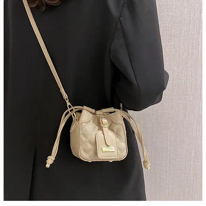 Produktbild Only-Bags.Store Schicke Mini Crossbody Bucket Bag - Kollektion Frühjahr/Sommer 2024, luxuriöse Textur