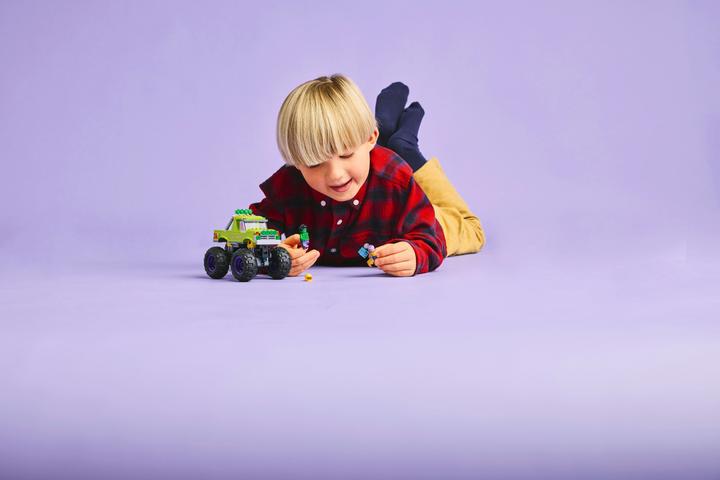 Actual product image LEGO Hulk truck vs. Thanos (76312, LEGO Super Mario)