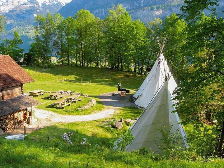 Immagine prodotto Smartbox Ungewöhnliches Erlebnis: 1 Übernachtung im Tipi in Meiringen (2 Persone)