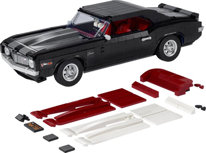 Actual product image LEGO Chevrolet Camaro Z28 (10304, LEGO Rare Sets)