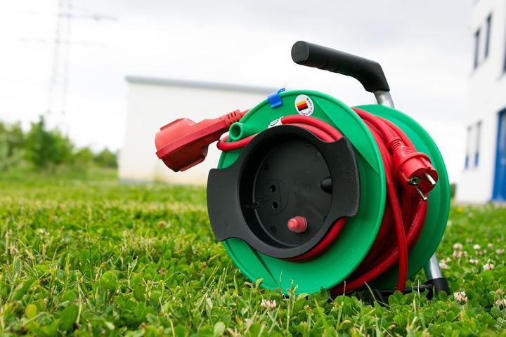 Actual product image As - Schwabe Cable reel 50.00 m red earthing contact rubber plug 12239 (50 m, 1.50 mm²)