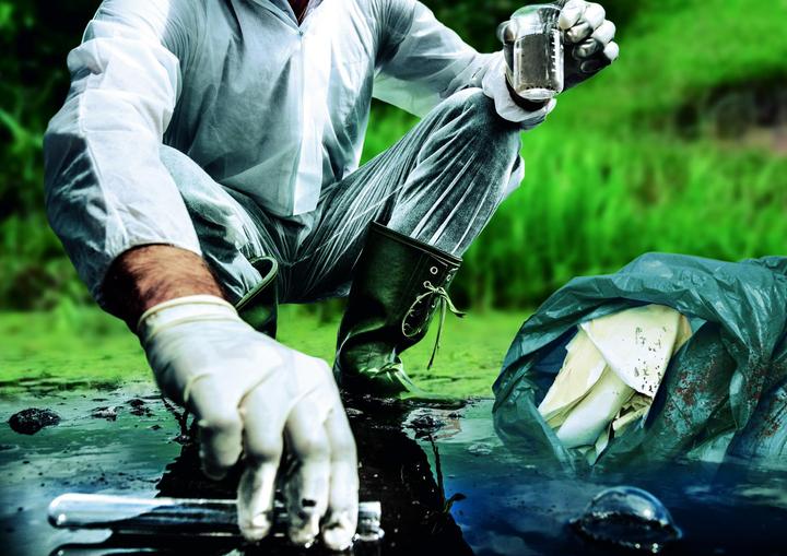 Actual product image TOPP Crime Files - Case File: Verhängnisvolles Treibgut - The ingenious crime game with over 30 (German)