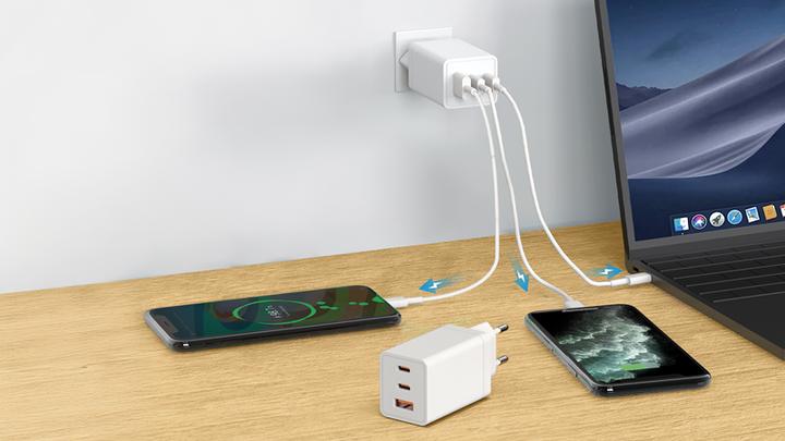 Produktbild Steffen Ladeadapter GaN 67W PD 1xUSB-A + 2xUSB-C max. 5.85A ws (67 W, 3 Ports)
