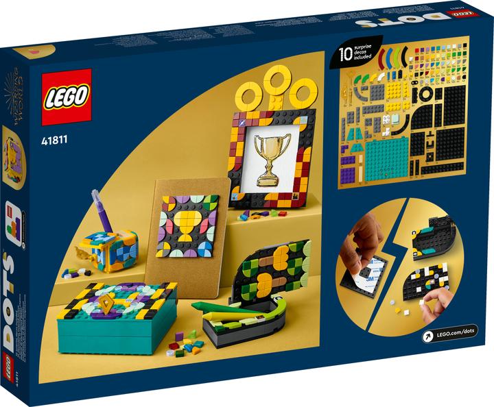 Actual product image LEGO Hogwarts Desk Set (41811, LEGO Dots)