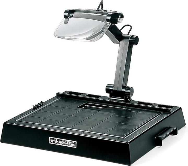 Produktbild Tamiya Workstation mit Licht und Lupe