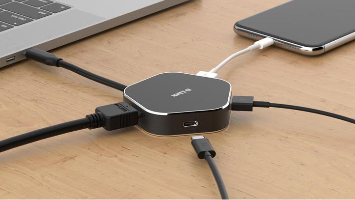 Actual product image D-Link DUB-M420 (USB-C, 4 ports)
