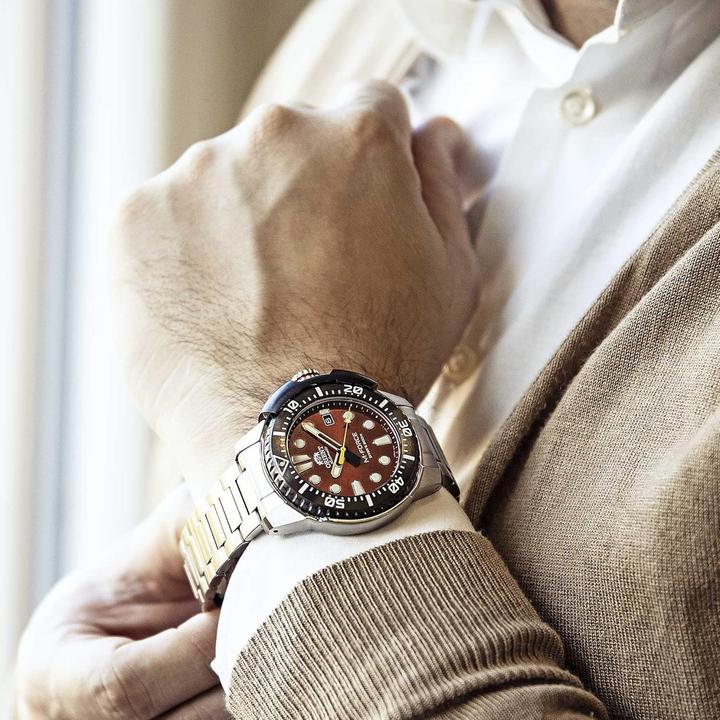 Actual product image Orient Sport M-Force - RA-AC0L02R00B (Analogue wristwatch, 47 mm)