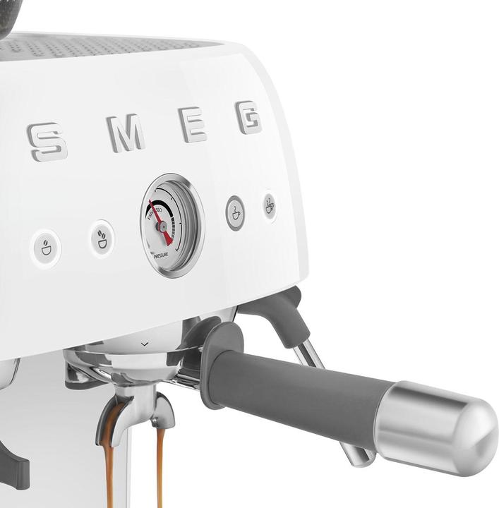 Actual product image Smeg EGF03WHEU Espresso machine, fully automatic coffee machine 50s Style, white