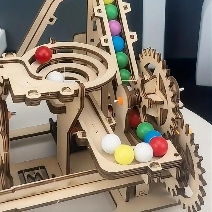 Produktbild The Toy Company 3D Holz Kugelbahn, Murmelbahn Puzzle aus Holz, batteriebetrieben