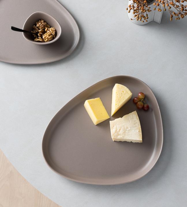 Produktbild Lind DNA Servierteller Warm Grey 35x30x3cm (1x)