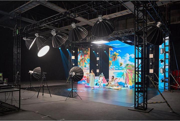 Produktbild Godox LE300Bi white - Litemons LED Light Bi-Color (Videoleuchte)