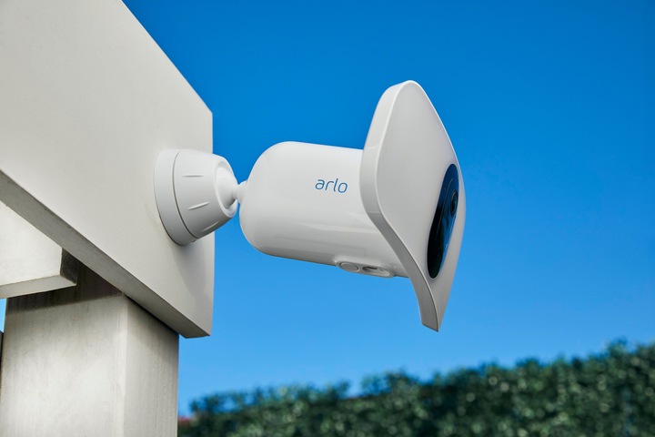 Produktbild Arlo Pro 3 Floodlight Kamera, weiss (2560 x 1440 Pixels)