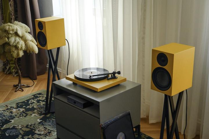 Actual product image Pro-Ject Colourful Audio System E (Manual)