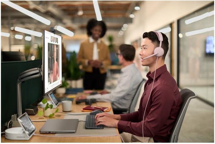 Actual product image Logitech Zone Wired 2 for Business, Wired, Rose (Cable, USB-C, Microsoft teams)